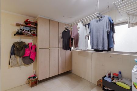 Apartamento à venda com 169m², 4 quartos e 2 vagas Apartamento à venda com 169m², 4 quartos e 2 vagasÁrea de Serviço