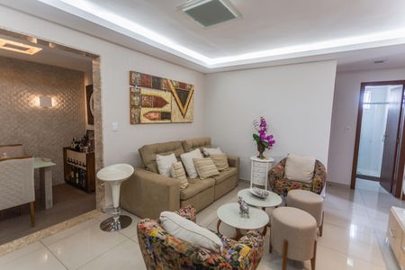 Sala de apartamento à venda com 3 quartos, 80m² em Santa Efigênia, Belo Horizonte