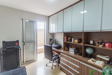 Apartamento à venda com 80m², 3 quartos e 1 vaga Apartamento à venda com 80m², 3 quartos e 1 vagaEscritório