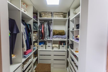 Apartamento à venda com 80m², 3 quartos e 1 vaga Apartamento à venda com 80m², 3 quartos e 1 vagaCloset da Suíte