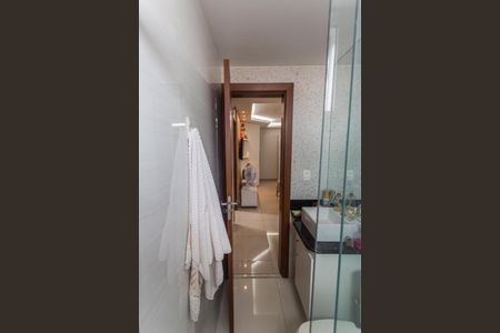 Apartamento à venda com 80m², 3 quartos e 1 vaga Apartamento à venda com 80m², 3 quartos e 1 vagaBanheiro Social