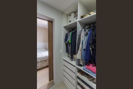 Apartamento à venda com 80m², 3 quartos e 1 vaga Apartamento à venda com 80m², 3 quartos e 1 vagaCloset da Suíte