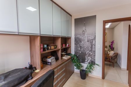 Apartamento à venda com 80m², 3 quartos e 1 vaga Apartamento à venda com 80m², 3 quartos e 1 vagaEscritório