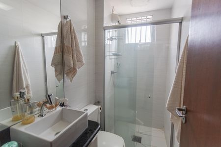 Apartamento à venda com 80m², 3 quartos e 1 vaga Apartamento à venda com 80m², 3 quartos e 1 vagaBanheiro Social