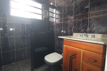 Casa à venda com 229m², 3 quartos e 2 vagasBanheiro 2