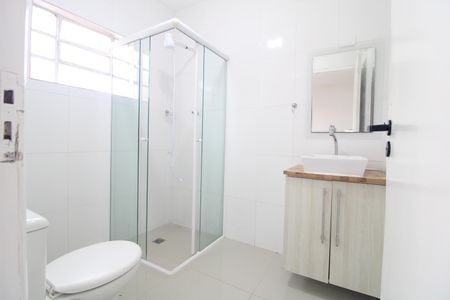 Casa à venda com 229m², 3 quartos e 2 vagasBanheiro