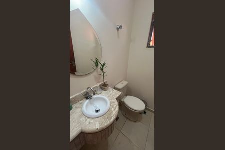 Casa à venda com 151m², 3 quartos e 2 vagas Casa à venda com 151m², 3 quartos e 2 vagasLavabo