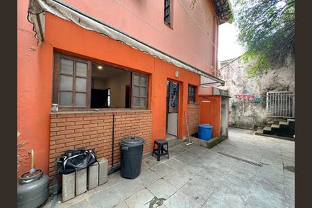 Casa à venda com 330m², 4 quartos e 3 vagas Casa à venda com 330m², 4 quartos e 3 vagasQuintal