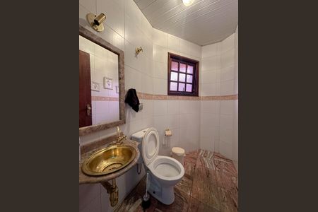 Casa à venda com 330m², 4 quartos e 3 vagas Casa à venda com 330m², 4 quartos e 3 vagasLavabo