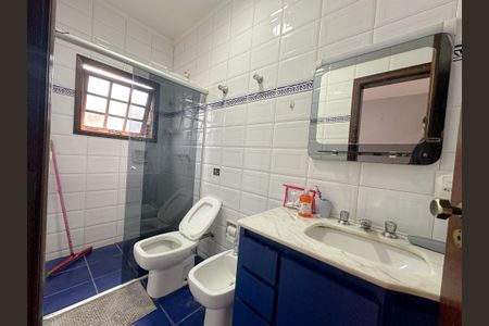 Casa à venda com 330m², 4 quartos e 3 vagas Casa à venda com 330m², 4 quartos e 3 vagasBanheiro Suíte 2