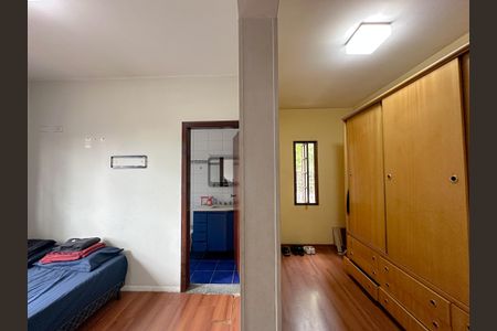 Casa à venda com 330m², 4 quartos e 3 vagas Casa à venda com 330m², 4 quartos e 3 vagasSuíte 2
