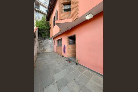 Casa à venda com 330m², 4 quartos e 3 vagas Casa à venda com 330m², 4 quartos e 3 vagasQuintal