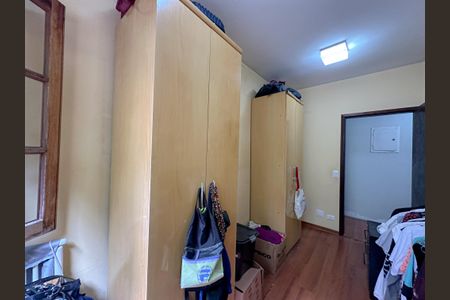 Casa à venda com 330m², 4 quartos e 3 vagas Casa à venda com 330m², 4 quartos e 3 vagasQuarto 2