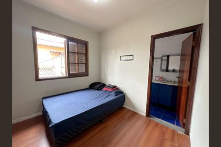 Casa à venda com 330m², 4 quartos e 3 vagas Casa à venda com 330m², 4 quartos e 3 vagasSuíte 2