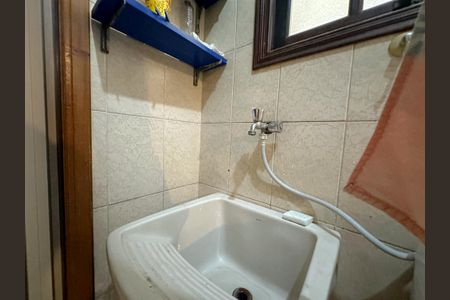 Casa à venda com 330m², 4 quartos e 3 vagas Casa à venda com 330m², 4 quartos e 3 vagasÁrea de Serviço