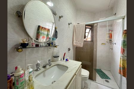 Casa à venda com 330m², 4 quartos e 3 vagas Casa à venda com 330m², 4 quartos e 3 vagasBanheiro Social