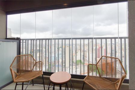 Varanda de kitnet/studio para alugar com 1 quarto, 29m² em Liberdade, São Paulo