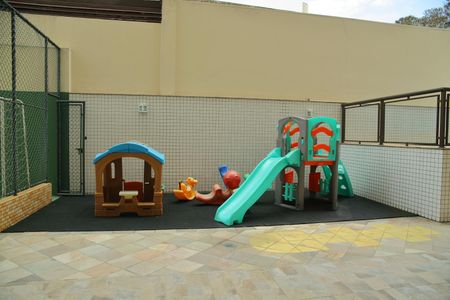 Apartamento à venda com 119m², 3 quartos e 3 vagasÁrea comum - Playground