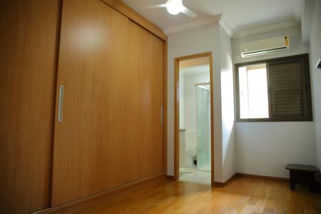 Apartamento à venda com 119m², 3 quartos e 3 vagasSuíte 1 