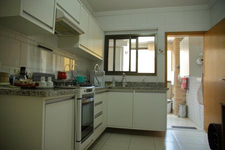 Apartamento à venda com 119m², 3 quartos e 3 vagasCozinha 