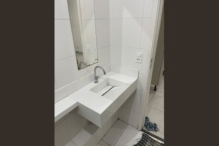 Banheiro de apartamento para alugar com 2 quartos, 51m² em Jurubatuba, São Paulo