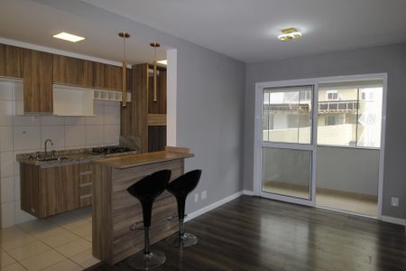 Sala de apartamento à venda com 3 quartos, 79m² em Jardim Carvalho, Porto Alegre