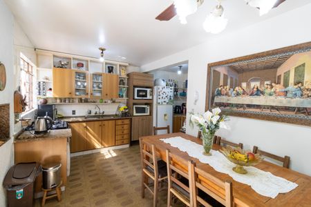 Casa à venda com 252m², 3 quartos e 3 vagas Casa à venda com 252m², 3 quartos e 3 vagasCozinha