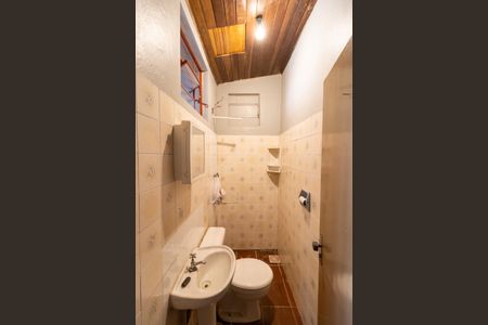 Casa à venda com 252m², 3 quartos e 3 vagas Casa à venda com 252m², 3 quartos e 3 vagasBanheiro de serviço