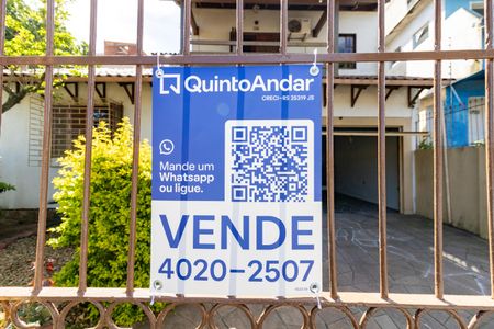 Casa à venda com 252m², 3 quartos e 3 vagas Casa à venda com 252m², 3 quartos e 3 vagasPlaquinha