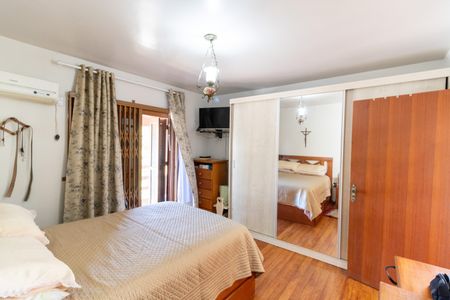 Casa à venda com 252m², 3 quartos e 3 vagas Casa à venda com 252m², 3 quartos e 3 vagasSuíte