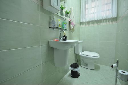 Casa à venda com 215m², 3 quartos e 4 vagasLavabo