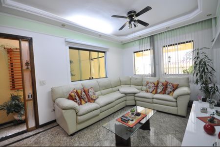 Sala de casa à venda com 3 quartos, 215m² em Vila Mazzei, São Paulo