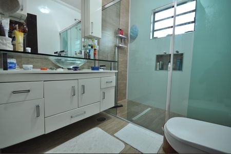 Casa à venda com 215m², 3 quartos e 4 vagasBanheiro da Suíte 1