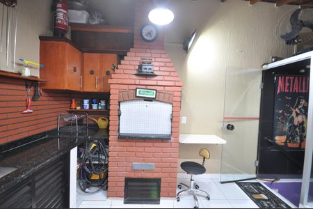 Casa à venda com 215m², 3 quartos e 4 vagasChurrasqueira