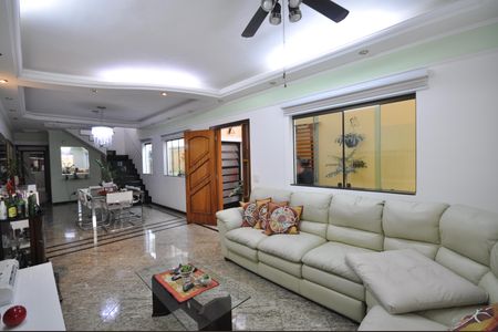 Sala de casa à venda com 3 quartos, 215m² em Vila Mazzei, São Paulo