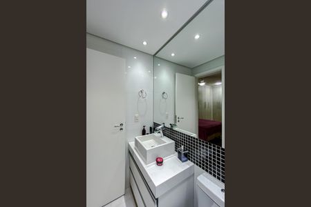 Apartamento à venda com 96m², 3 quartos e 2 vagas Apartamento à venda com 96m², 3 quartos e 2 vagasBanheiro da Suíte