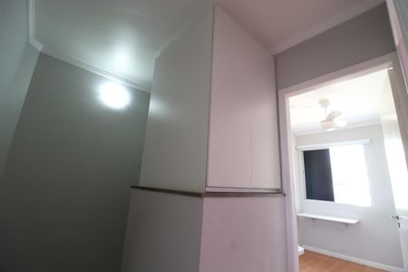 Casa de condomínio para alugar com 176m², 3 quartos e 2 vagasCorredor - Armário