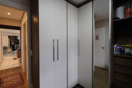 Apartamento à venda com 132m², 3 quartos e 2 vagasSuíte 2