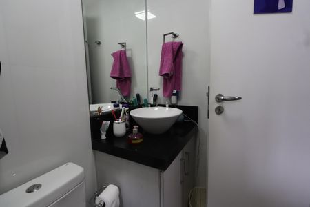 Apartamento à venda com 132m², 3 quartos e 2 vagasBanheiro da Suíte 2