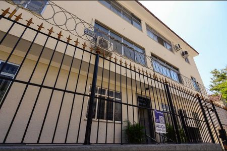 Apartamento para alugar com 100m², 3 quartos e sem vagaFachada