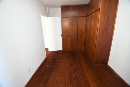 Quarto de apartamento à venda com 1 quarto, 50m² em Cambuí, Campinas