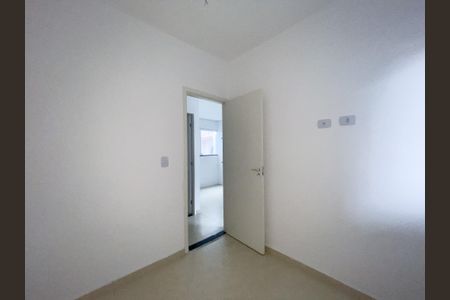 Quarto 1 de apartamento para alugar com 2 quartos, 43m² em Jardim Helian, São Paulo
