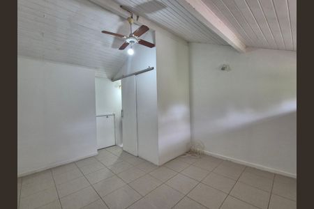 Casa de condomínio para alugar com 100m², 2 quartos e 1 vaga Casa de condomínio para alugar com 100m², 2 quartos e 1 vagaSótão