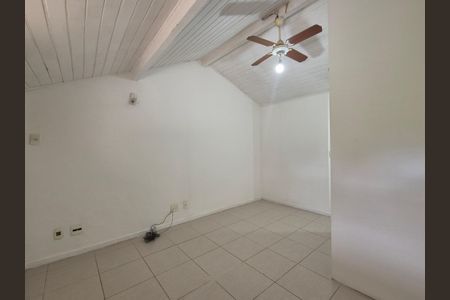 Casa de condomínio para alugar com 100m², 2 quartos e 1 vaga Casa de condomínio para alugar com 100m², 2 quartos e 1 vagaSótão
