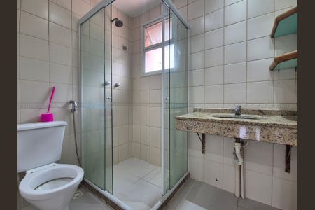 Casa de condomínio para alugar com 100m², 2 quartos e 1 vaga Casa de condomínio para alugar com 100m², 2 quartos e 1 vagaBanheiro da Suíte 2