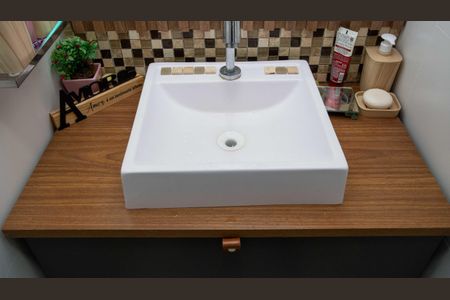 Casa à venda com 196m², 4 quartos e 2 vagasBanheiro