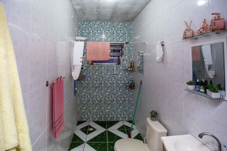 Casa à venda com 196m², 4 quartos e 2 vagasBanheiro