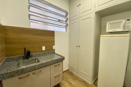 Cozinha de kitnet/studio para alugar com 1 quarto, 30m² em Copacabana, Rio de Janeiro