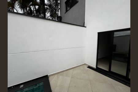 Casa à venda com 185m², 3 quartos e 3 vagas Casa à venda com 185m², 3 quartos e 3 vagasPiscina