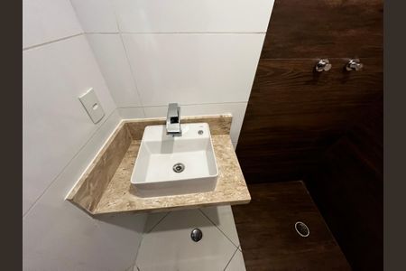 Casa à venda com 185m², 3 quartos e 3 vagas Casa à venda com 185m², 3 quartos e 3 vagasBanheiro da Suíte 2